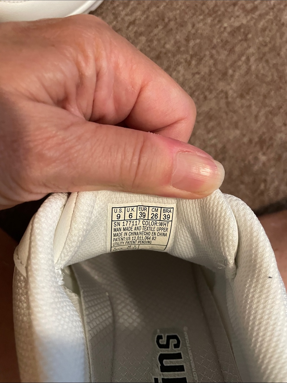 Skechers women’s All-White Casual Slip-in Sneakers size 9 - Picture 7 of 7